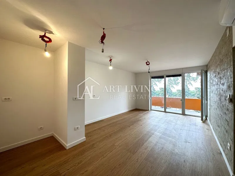 Umag, Zentrum – komplett neu renovierte Zwei-Zimmer-Wohnung in TOP-Lage – 2