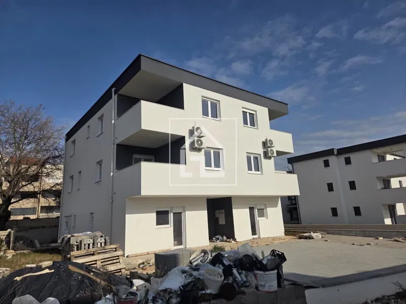 House Medulin – Residential building with multiple units in a quiet location – 2