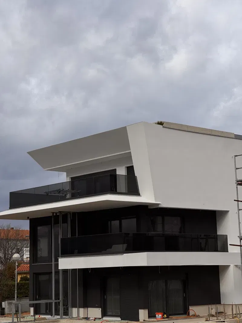 Luksuzni penthouse s bazenom u Njivicama, Krk
