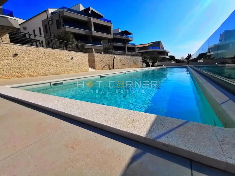 Banjole, direktno iznad plaže, luksuzni penthouse, pogled na more, bazen, lift – 3