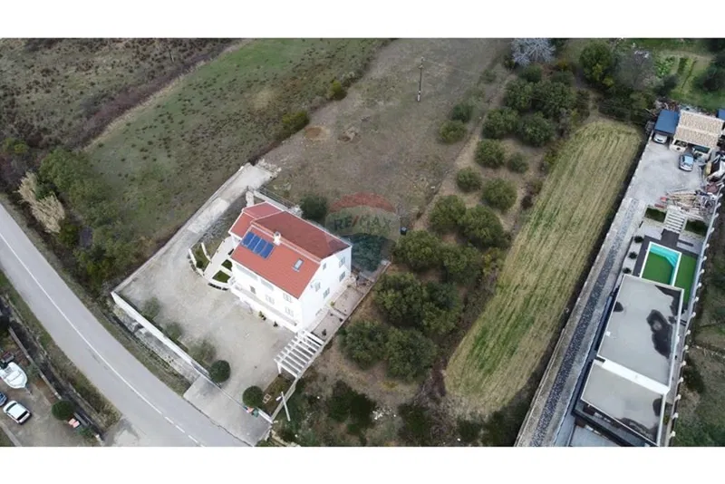 Zemljišče Radovin, Ražanac, 981m2 – 3