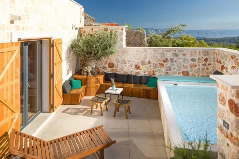 Dom Hvar – 2