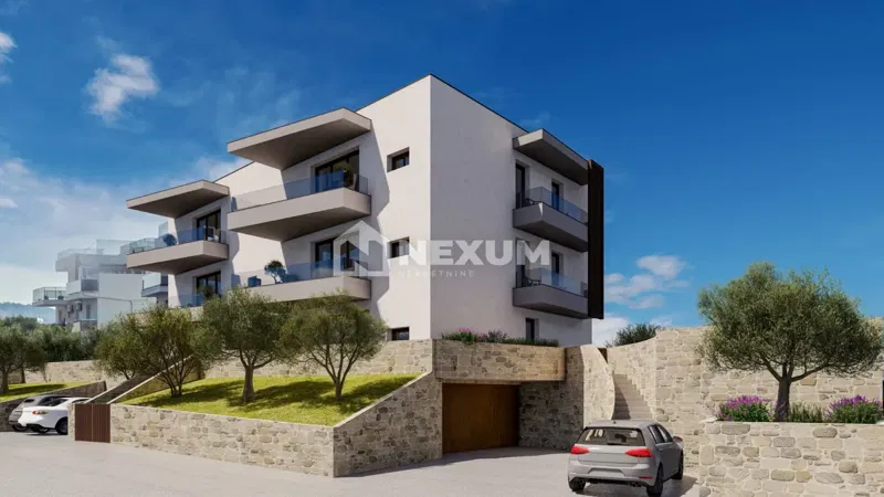 Spacious Three-Bedroom Apartment with Sea View and Elevator – Okrug Gornji, 280 m from the Sea – 2