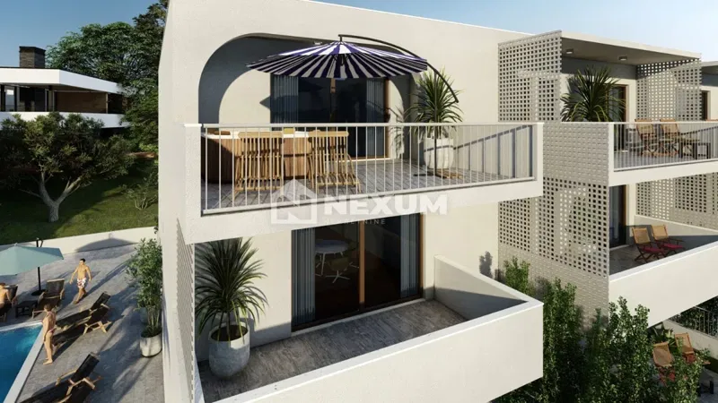 Spacious Three-Bedroom Apartment with Two Balconies – Slatine, 150 m from the Sea – 2