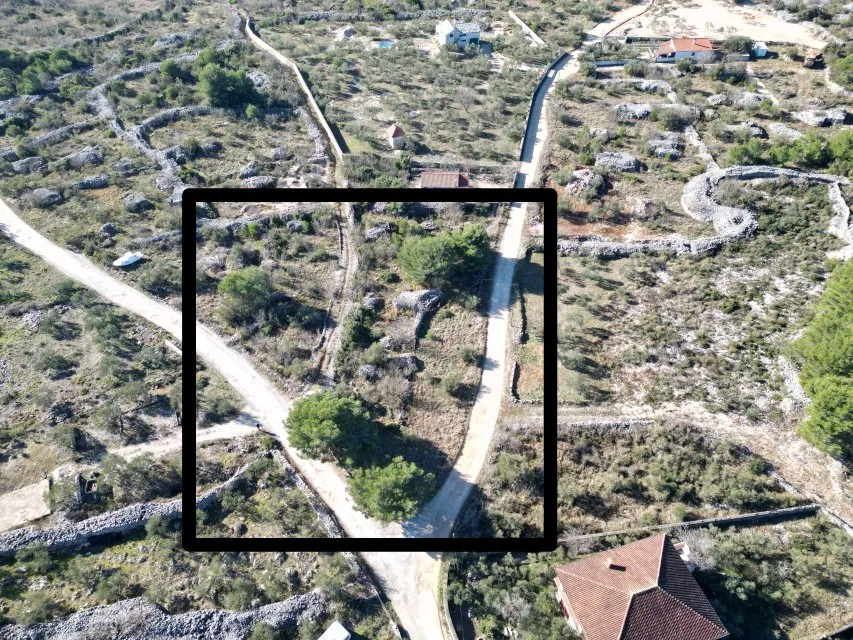 Građevinsko zemljište blizu mora na Murteru – Jezera, 2.340 m²