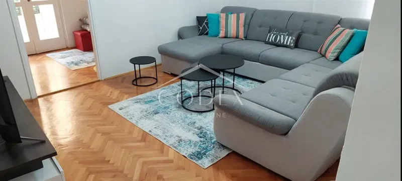 Senj – Sale of an attractive apartment in the very center – 3