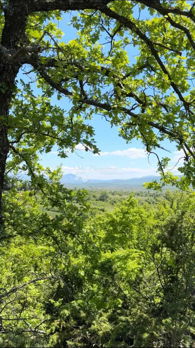 Ziemia rolna Drniš, 60,99m2 – 2