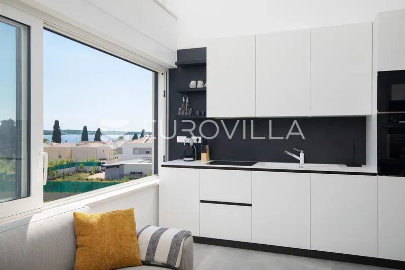 Fažana, New Build Luxury Penthouse with Sea View, 200m from Beach – 2