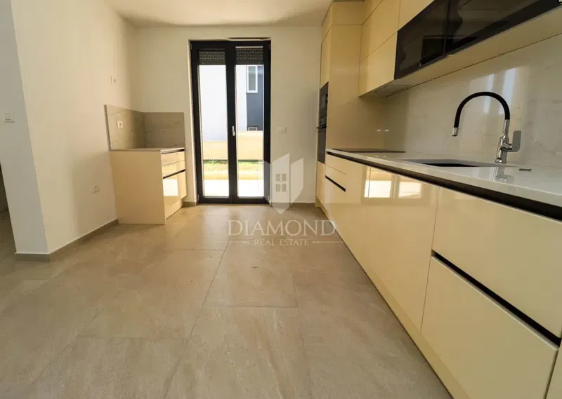 Nuovo appartamento duplex con piscina a Medolino – 3