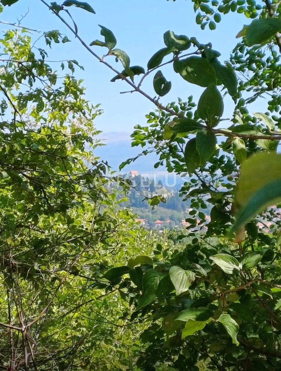 Radošić, Sinj - građevinsko zemljište s panoramskim pogledom, 1330 m2