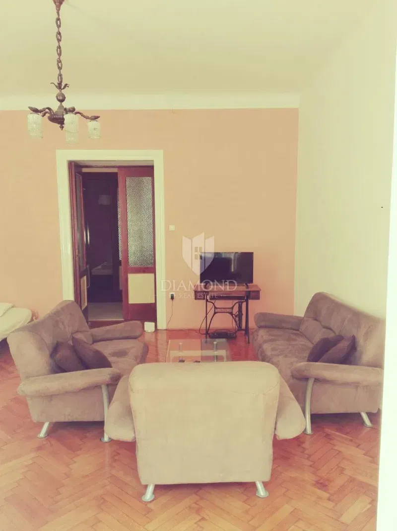 RIJEKA, CITY CENTRE – APARTMENT WITH TWO BALCONIES – 2