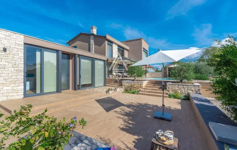 Istria, Umag: Modern designer home with pool – 3