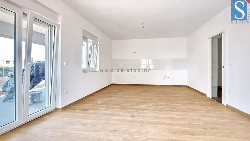 Istria, Poreč, new apartment in the vicinity of Poreč of 72 m2 with a private garden of 200 m2 – 3