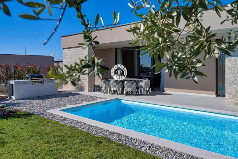 Moderna villa di lusso con piscina e vista panoramica sul mare – 3