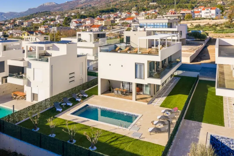 New Construction Villa with Pool and Sea View – 2