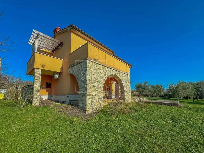 Brtonigla area, detached house in a quiet location – 2
