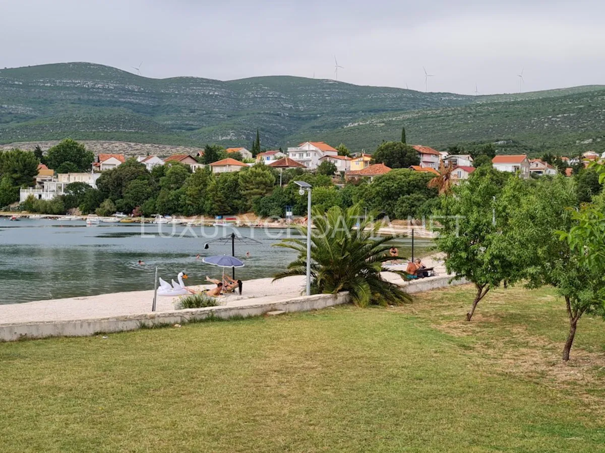 Prodaja kuće uz more Karinski zaljev