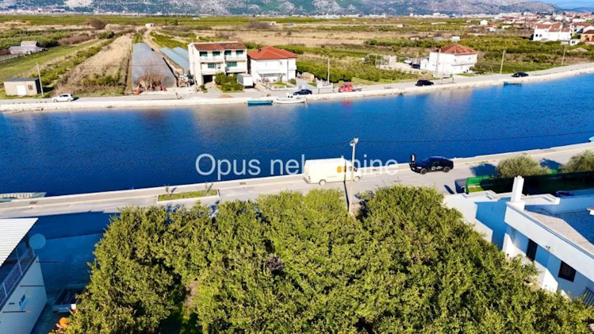 OPUZEN, VLAKA - gradevinsko zemljiste 1852 m2 (Video)