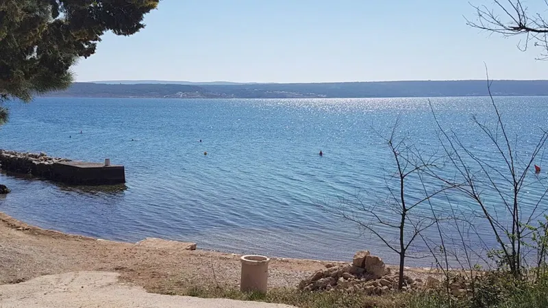 Prodaje se kuća s pogledom na more u Maslenici u okolici Zadra