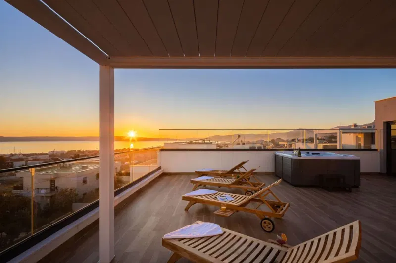 Villa di lusso indipendente con vista mare e piscina – 2