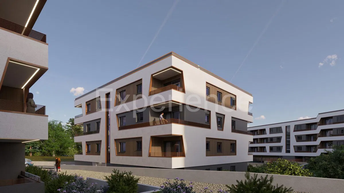 ISTRA, Poreč - cca. 1.300 m od mora, trosoban stan na I. katu zgrade, LIFT