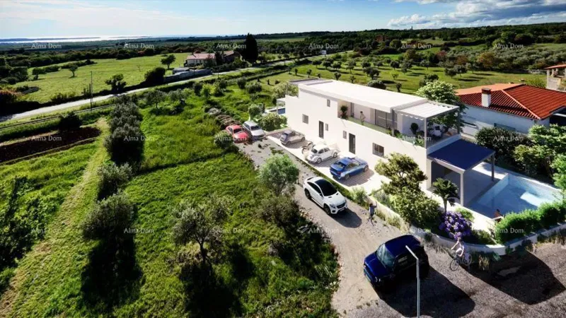 We are selling a beautiful duplex house with a pool and a view of the sea and Brijuna, in Galižana – 2