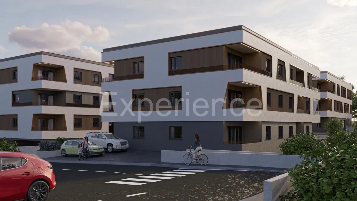 ISTRA, Poreč - cca. 1.300 m od mora, trosoban stan na II. katu zgrade, LIFT