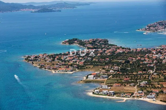 ZADAR, SUKOŠAN - Terreno con edificio esistente! – 2
