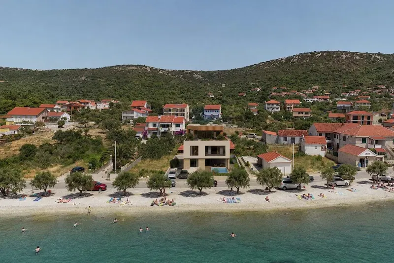 Építési telek közvetlenül a tengerparton, 400 m2, Vinišće