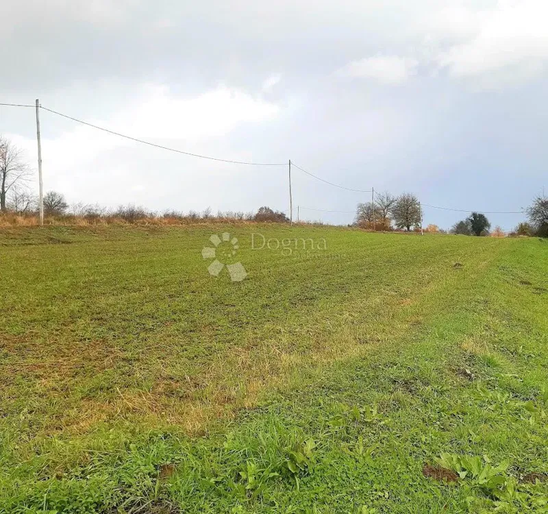 Építési telek Ogulin, 1.114m2