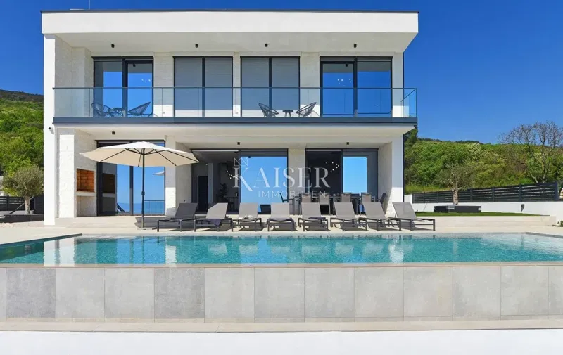 Isztria, Rabac - luxusvilla panorámás kilátással a tengerre, 233 m2 – 2