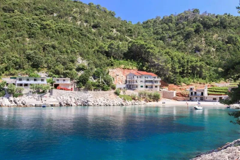 Traditional Seafront Home on Hvar Island – 2