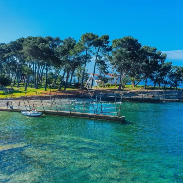 Istria, Umago – terreno edificabile vicino al mare vista mare – 3