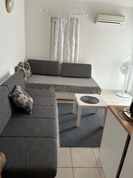 GARSONIJERA UZ MORE! – 3