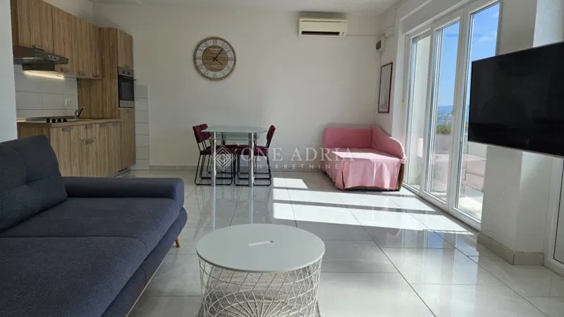 APARTMAN SA LIJEPOM KROVNOM TERASOM I POGLEDOM! – 3