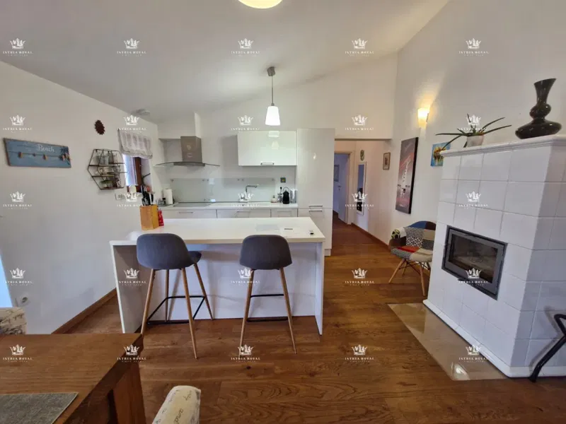 Appartamento con 2 camere da letto a Štinjanu, a 950 m dal mare, giardino + camino – 3