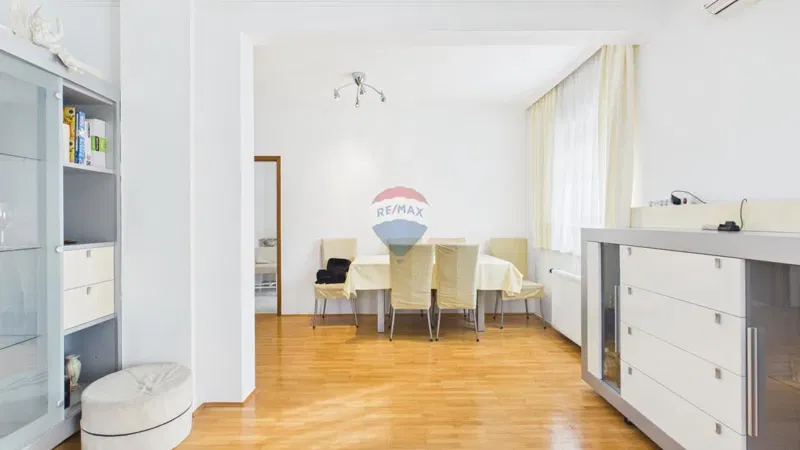 Semi-Detached House for Sale in Rovinj – 360 m², Sea View, 500 m from the Beach – 2