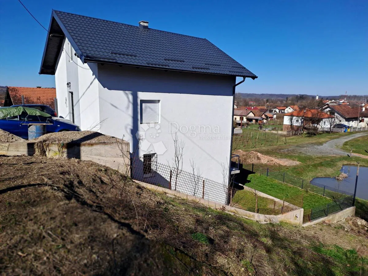 Novo uređena kuća s krasnim pogledom Glina