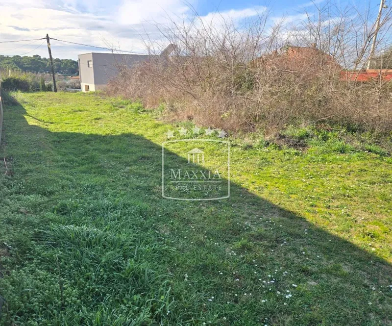 PETRČANE – EXCLUSIVE BUILDING PLOT 180 M FROM THE SEA! 1433000€ – 2