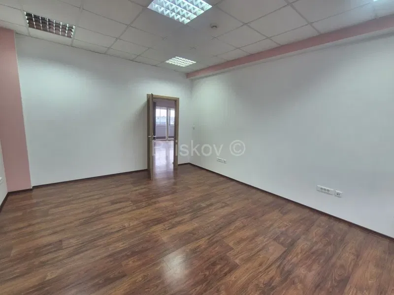 Üzlethelyiség Lučko – 2