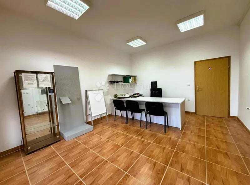 Poslovni prostor Trnovec, Trnovec Bartolovečki, 30m2