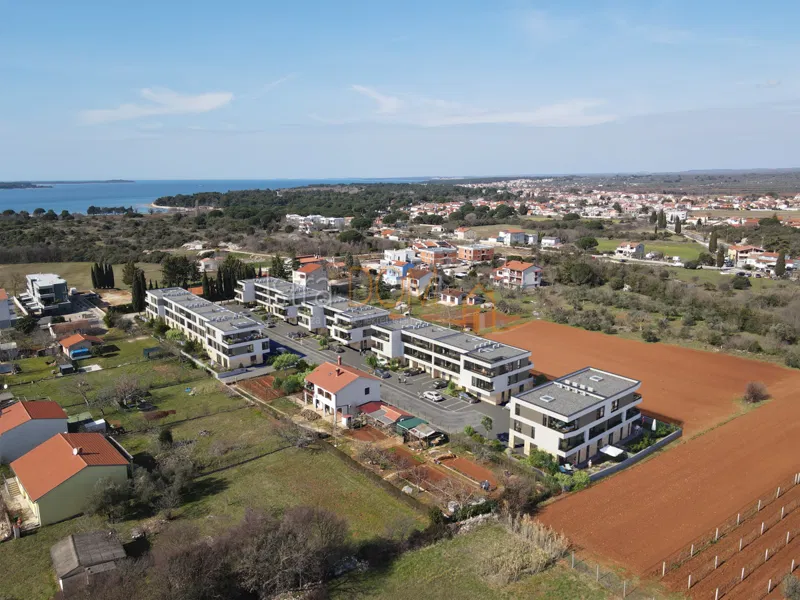 * Štinjan stan u prizemlju sa vrtom NOVO SL15A * – 2