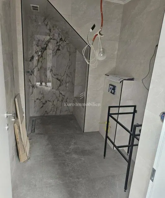 Kostrena commercial space for rent, 80 m² – 3