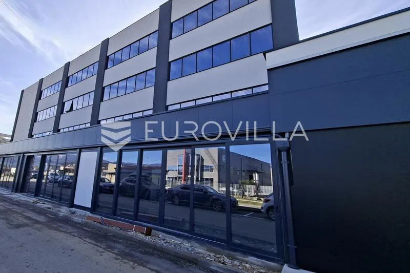 Kukuljanovo, reprezentativan p.p. u prizemlju, 260 m²