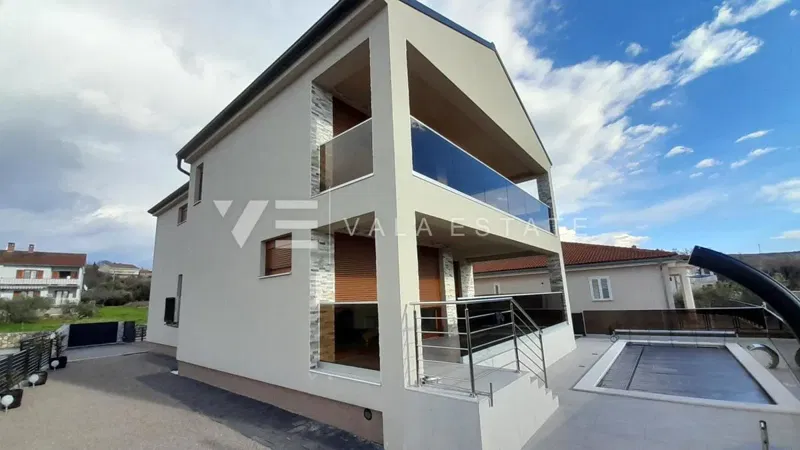 NUOVA CASA INDIPENDENTE CON PISCINA E VISTA MARE – 3