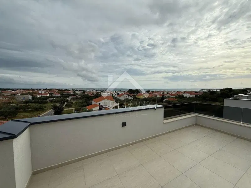 Three-bedroom apartment in the center of Vir, sea view - Vir – 2