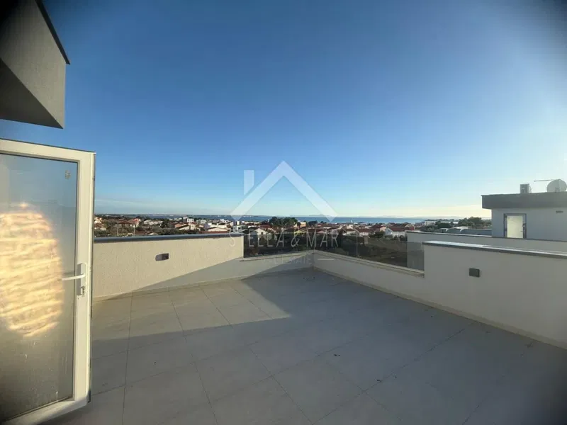 Three-bedroom apartment in the center of Vir, sea view - Vir – 3