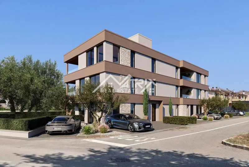 Poreč okolica, prizmeni stan s 3 spavaće sobe i velikim vrtom – 3