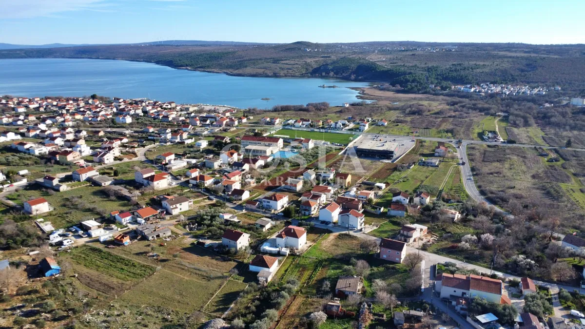 ZADAR, POSEDARJE - Građevinsko zemljište na mirnoj lokaciji