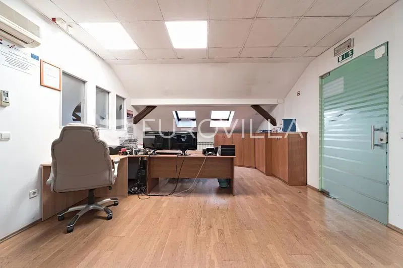 Üzlethelyiség Osijek